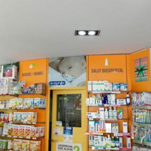 RB Rótulos diseño y fabricación de vinilos comerciales