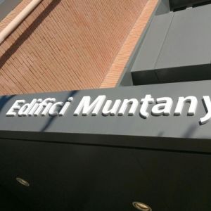 RB Rótulos Fbricación de Letra Corpórea