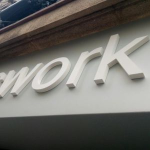 RB Rótulos Fbricación de Letra Corpórea