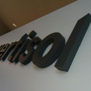 RB Rótulos Fbricación de Letra Corpórea