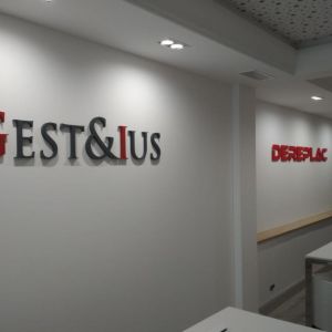 RB Rótulos Fbricación de Letra Corpórea