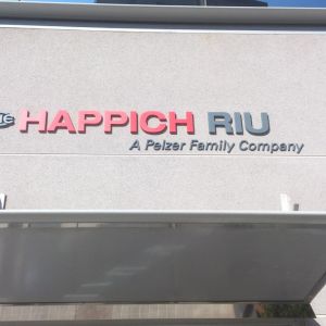 RB Rótulos Fbricación de Letra Corpórea